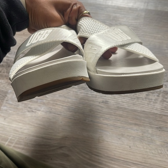 UGG
(WMNS) UGG Emily Mesh Slides 'White
( SPRING SALE ) - Picture 5 of 5